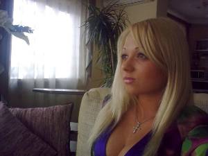 Ukrainian brides: Nadya Karlova, Lugansk, Ukraine