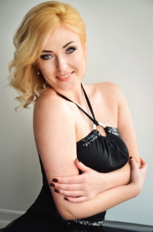 Ukrainian brides: Lyudmila Toroni, Kherson, Ukraine